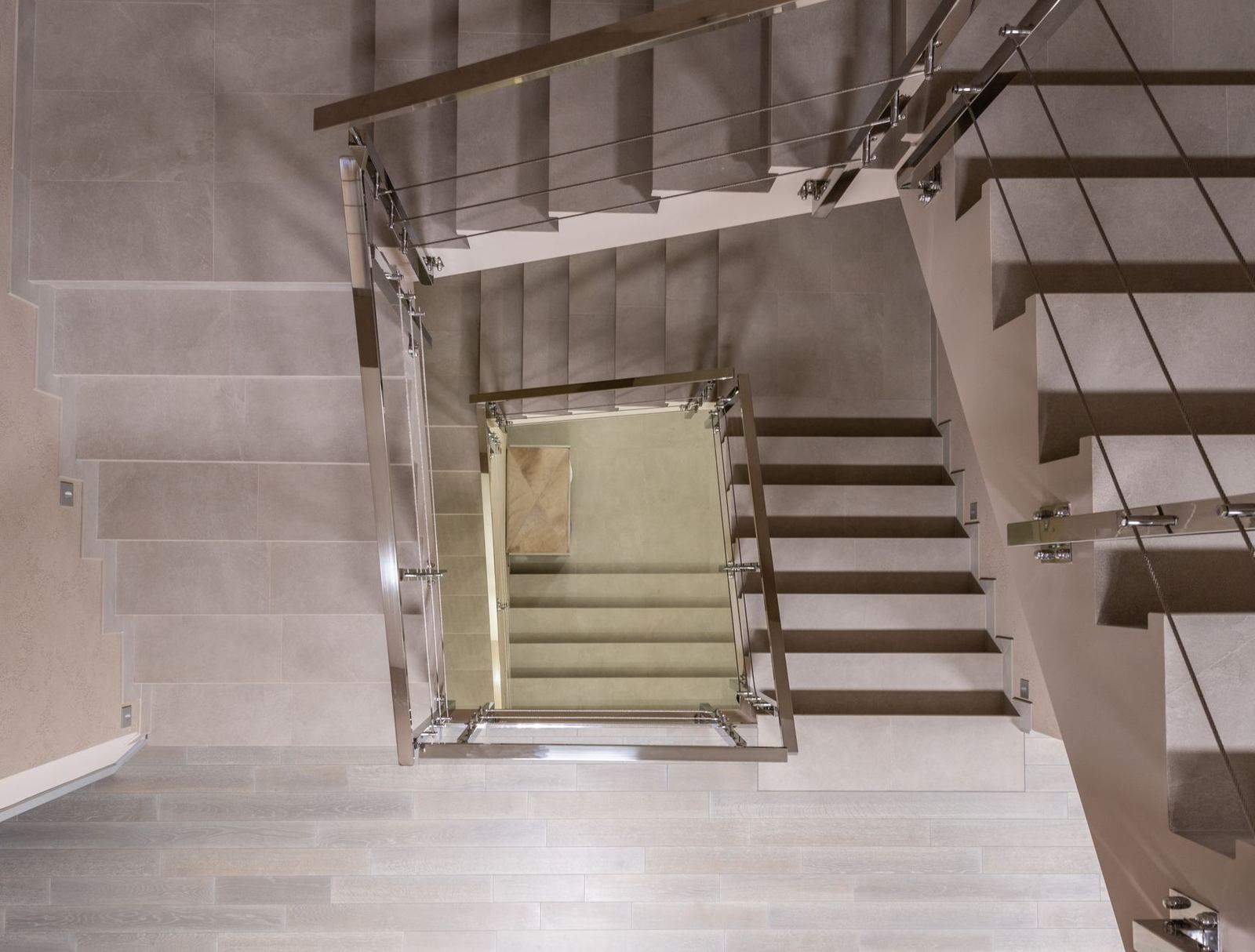 Escalier et palier dimmeuble propres, parties communes entretenues